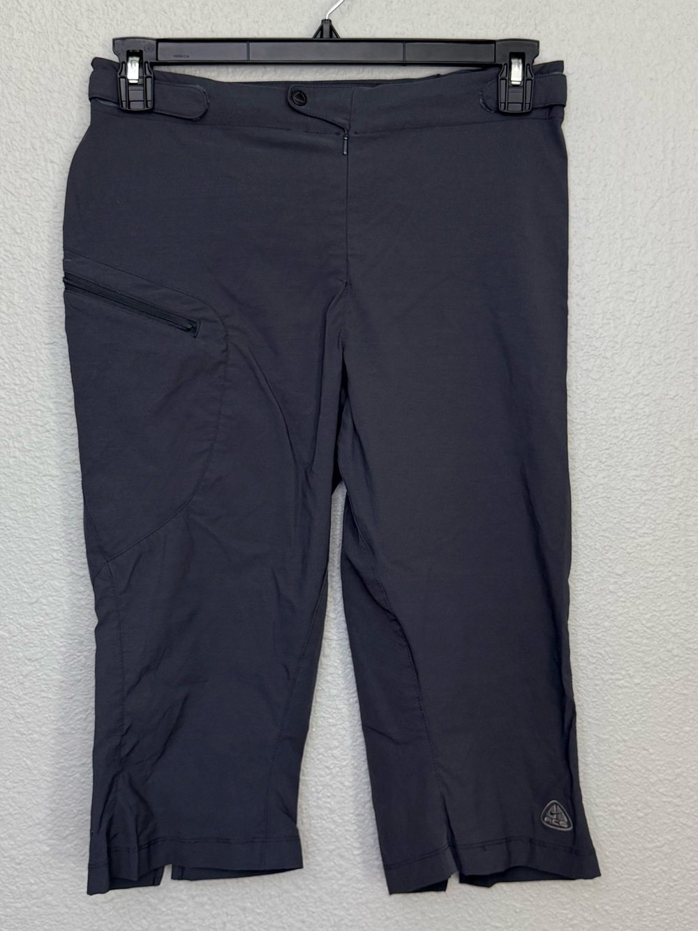 Nike ACG | Dri-Fit Hiking Crop Capri Pants | Dark Grey | Size Medium 8-10